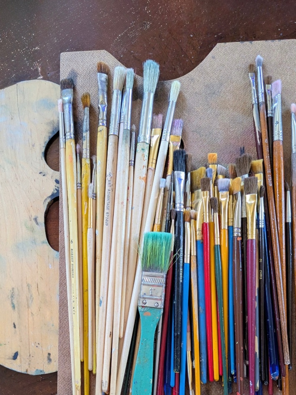 Painting supplies-70+ oil, acrylic, watercolor brushes, plus pallets etc. - Picture 2 of 4